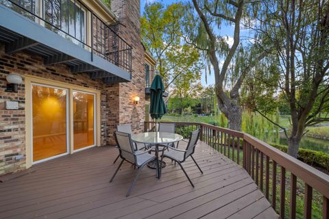 Tiny photo for 12 The Court Of Island Point, Northbrook, IL 60062 (MLS # 12485858)