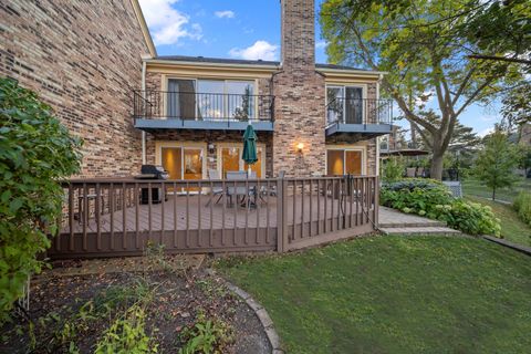 Tiny photo for 12 The Court Of Island Point, Northbrook, IL 60062 (MLS # 12485858)