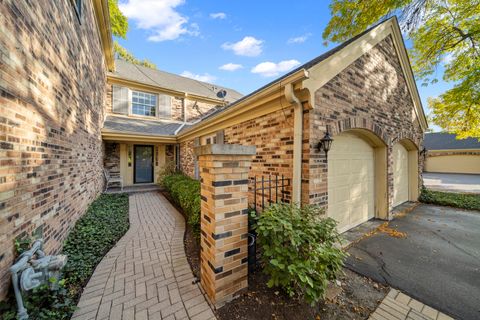 Photo of 12 The Court Of Island Point, Northbrook, IL 60062 (MLS # 12485858)