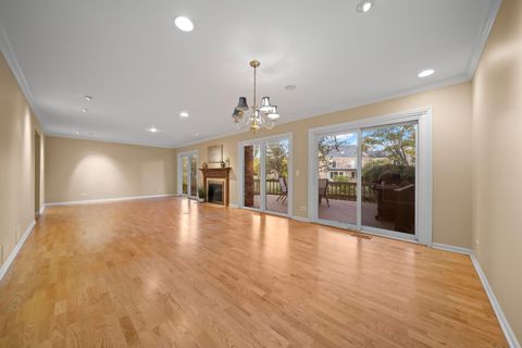 Tiny photo for 12 The Court Of Island Point, Northbrook, IL 60062 (MLS # 12485858)
