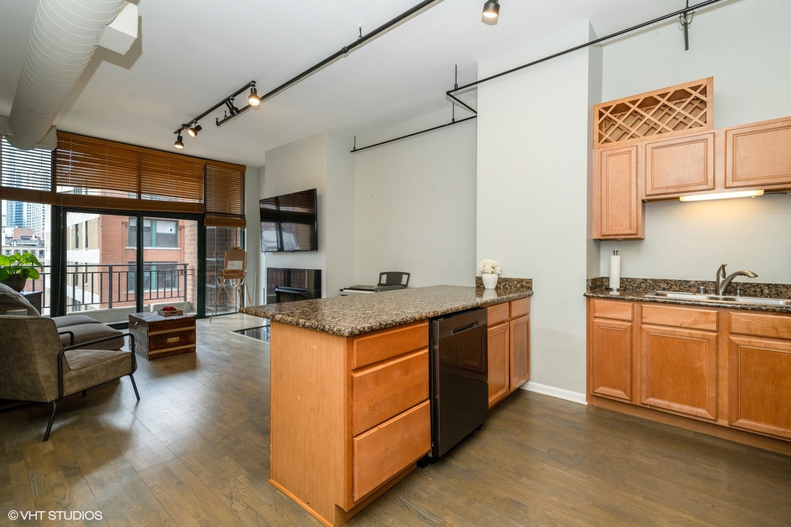400 W Ontario Street 606