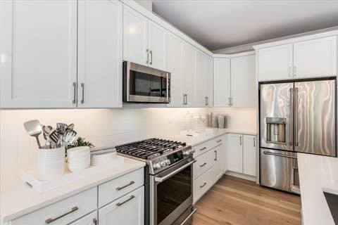 Tiny photo for 404 Edgeworth Place, Lincolnshire, IL 60069 (MLS # 12696706)