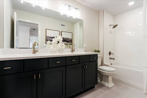 Tiny photo for 404 Edgeworth Place, Lincolnshire, IL 60069 (MLS # 12696706)