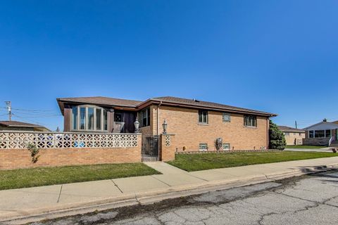 Tiny photo for 5700 N Orange Avenue, Chicago, IL 60631 (MLS # 12533125)