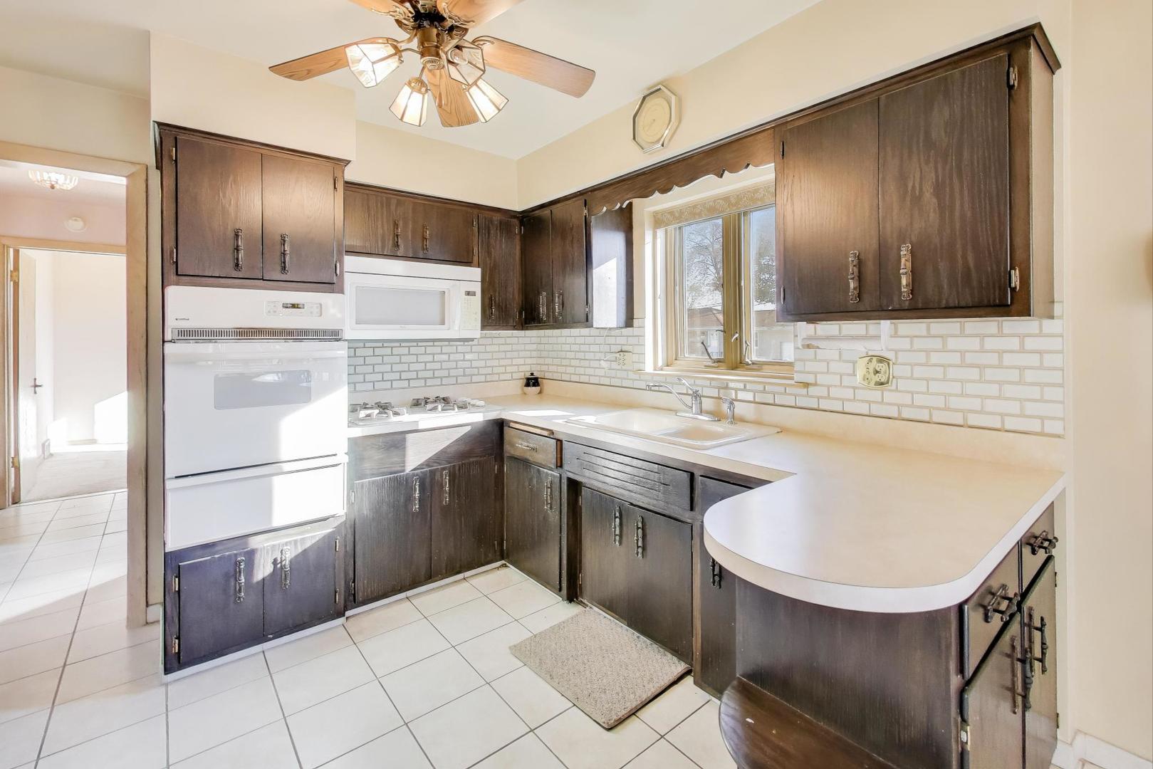 5700 N Orange Avenue, Chicago, IL, 60631 2 5700 N Orange Avenue