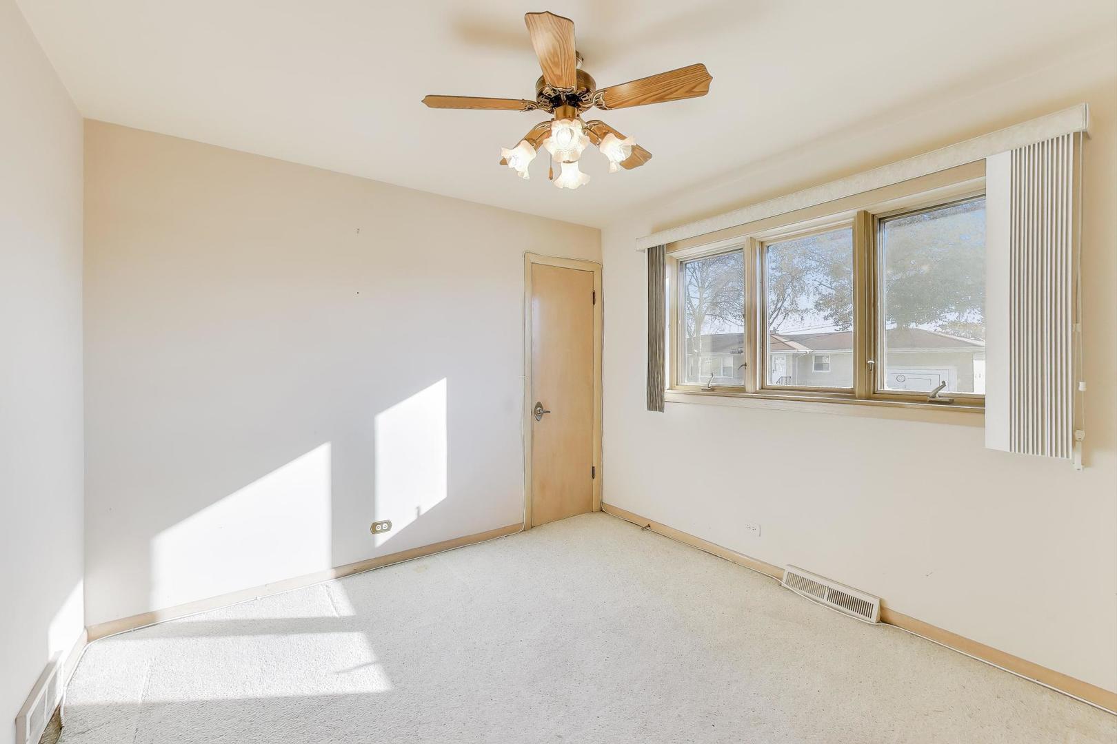 5700 N Orange Avenue, Chicago, IL, 60631 4 5700 N Orange Avenue