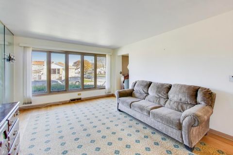 Tiny photo for 5700 N Orange Avenue, Chicago, IL 60631 (MLS # 12533125)