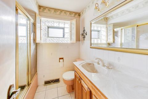 Tiny photo for 5700 N Orange Avenue, Chicago, IL 60631 (MLS # 12533125)
