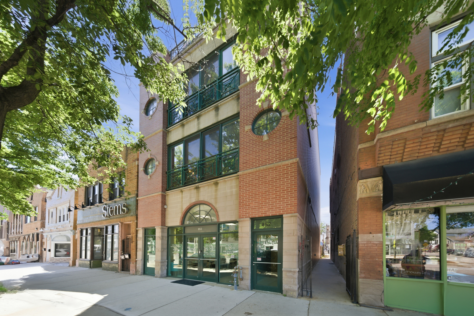 852 N ashland Avenue 3