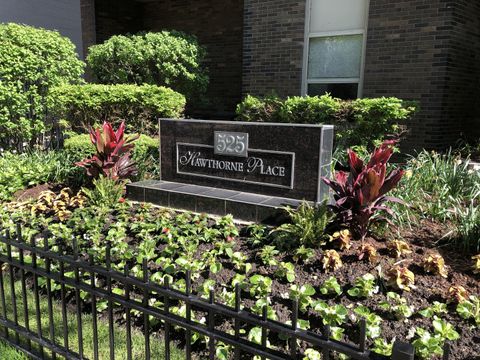 525 W HAWTHORNE Place 2701 Chicago IL 60657