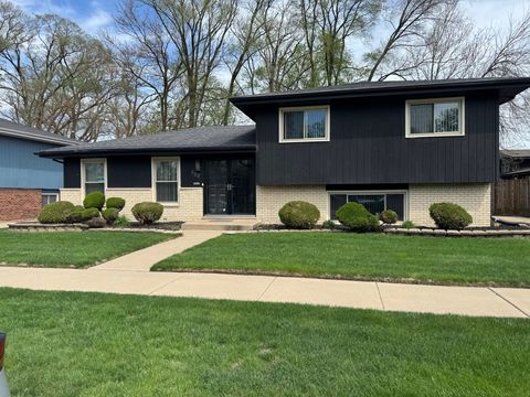 Photo of 520 E 146th Street, Dolton, IL 60419 (MLS # 12622692)