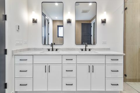 Tiny photo for 3908 N Mozart Street, Chicago, IL 60618 (MLS # 12406018)