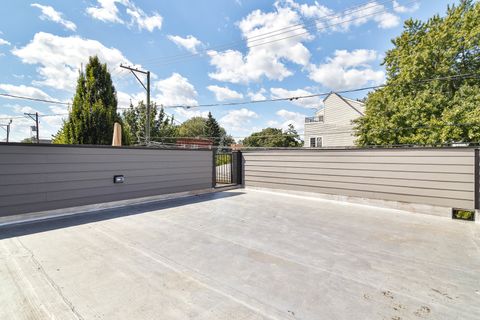 Tiny photo for 3908 N Mozart Street, Chicago, IL 60618 (MLS # 12406018)