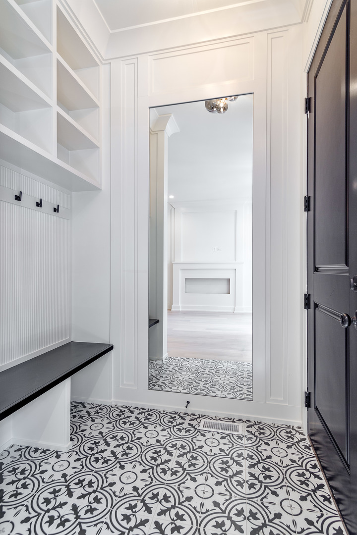 3908 N Mozart Street