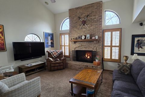 Tiny photo for 439 W AUBURN WOODS Court #439, Palatine, IL 60067 (MLS # 12604509)