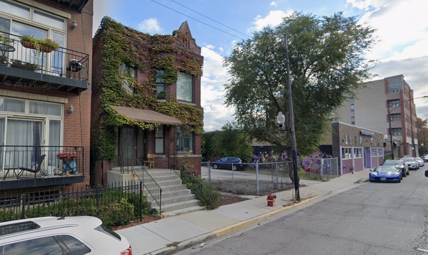 2732 W Belmont Avenue