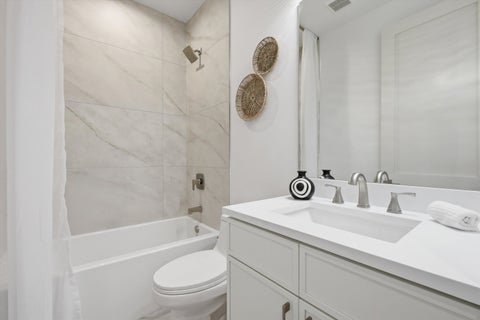 Tiny photo for 6414 N Francisco Avenue #2R, Chicago, IL 60645 (MLS # 12770844)