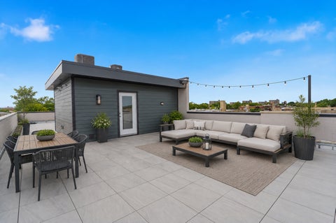 Tiny photo for 6414 N Francisco Avenue #2R, Chicago, IL 60645 (MLS # 12770844)