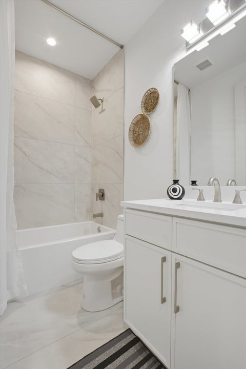 Tiny photo for 6414 N Francisco Avenue #2R, Chicago, IL 60645 (MLS # 12770844)