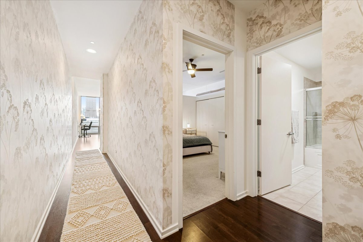 65 E Monroe Street 4317