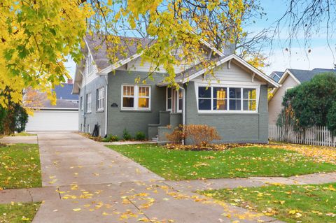 Photo of 312 E Lincoln Avenue, Wheaton, IL 60187 (MLS # 12509215)