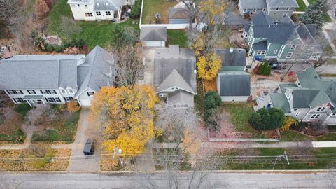 Tiny photo for 312 E Lincoln Avenue, Wheaton, IL 60187 (MLS # 12509215)