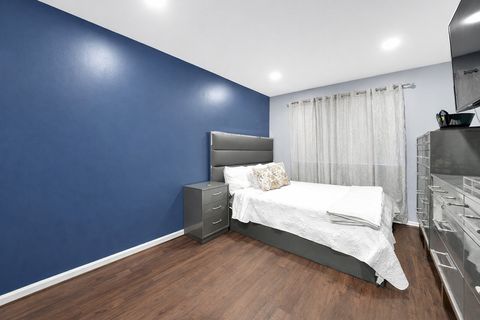 Tiny photo for 4112 W 98th Street #102, Oak Lawn, IL 60453 (MLS # 12608312)