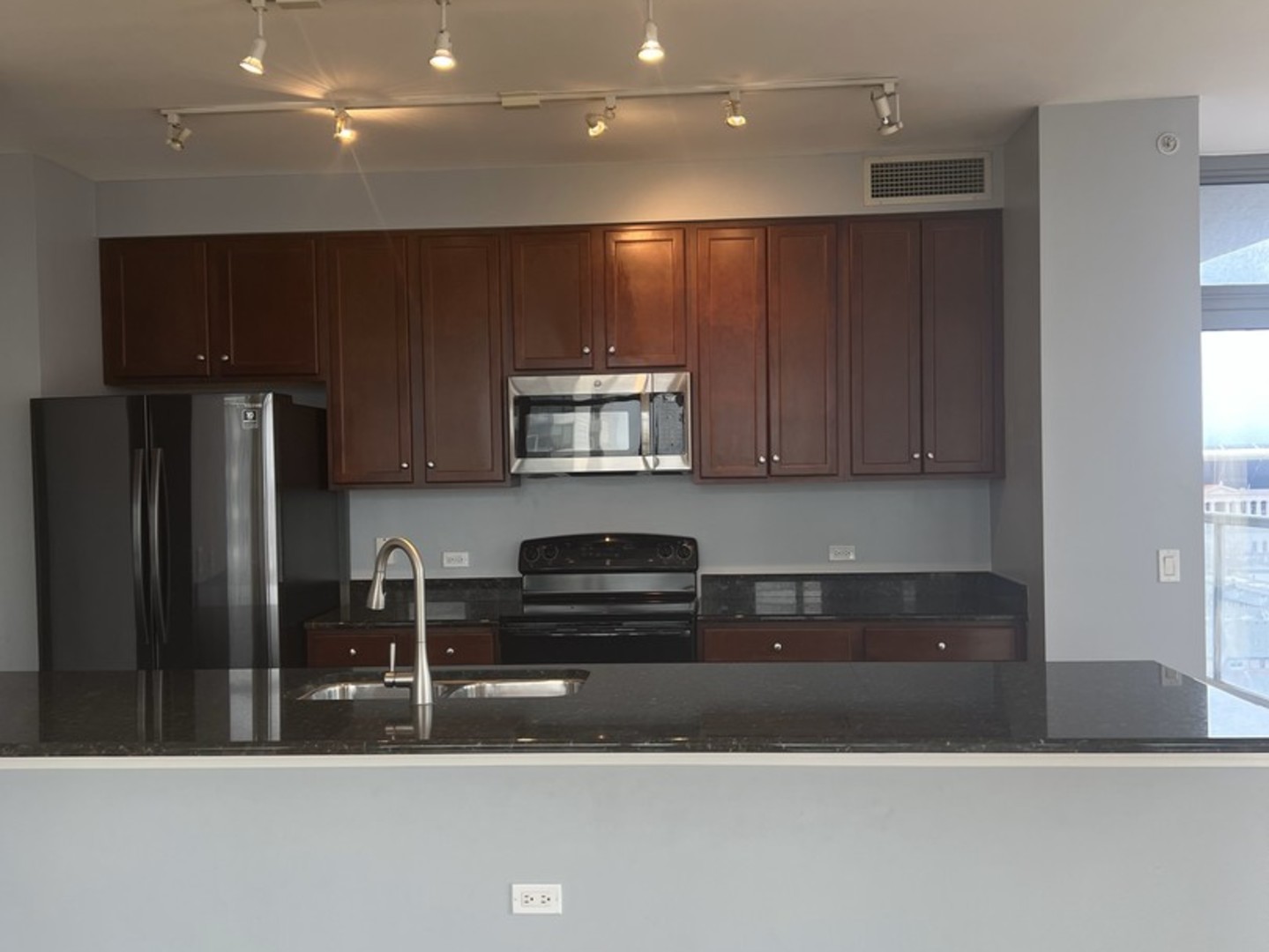 100 E 14th Street 1206