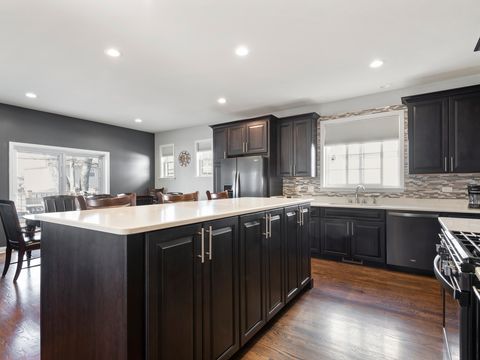 Tiny photo for 10432 S Homan Avenue, Chicago, IL 60655 (MLS # 12583919)