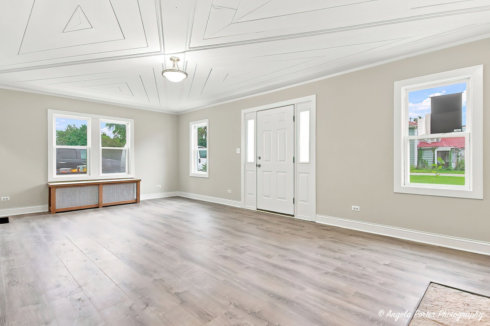 4604 Lakeshore Drive