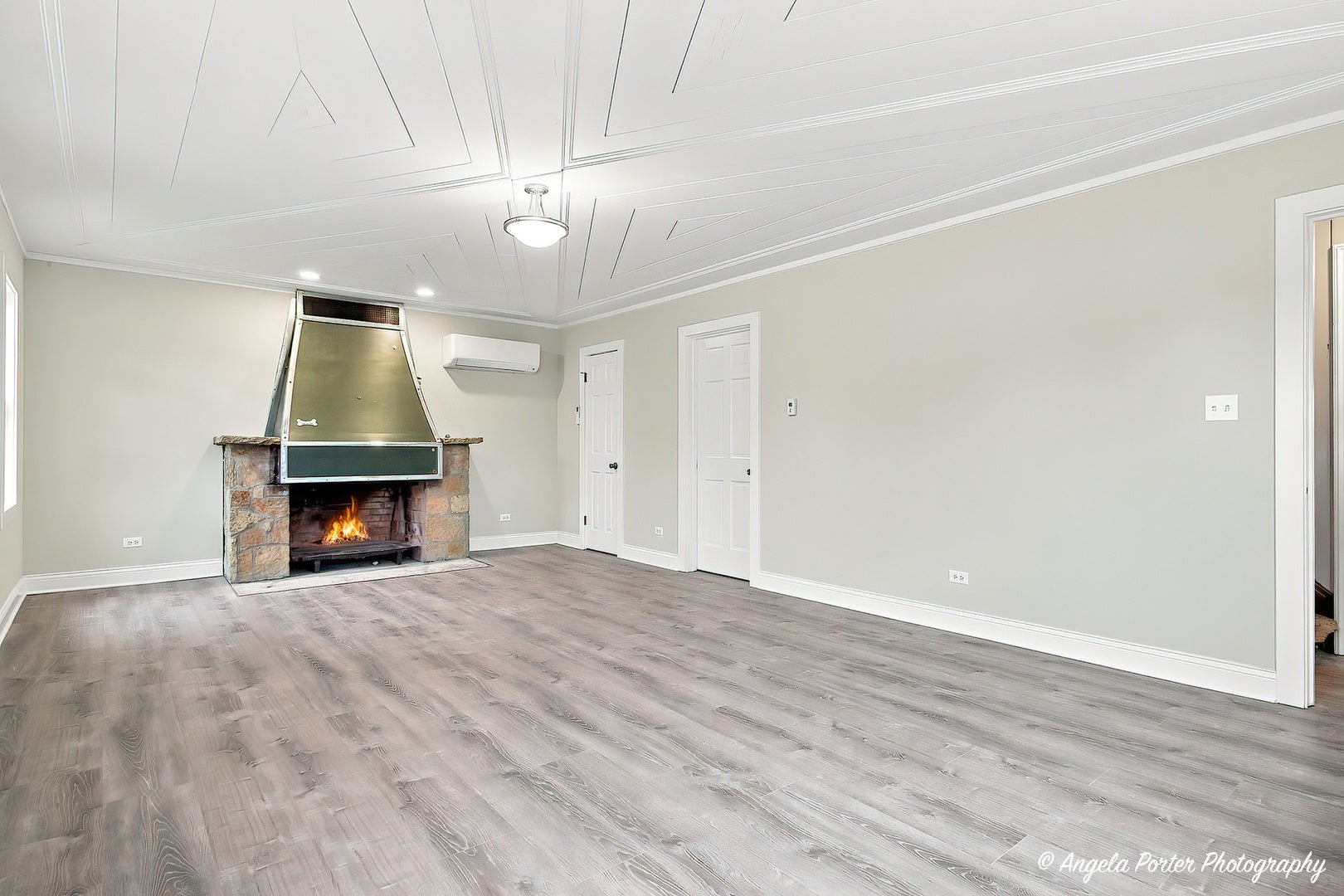 4604 Lakeshore Drive