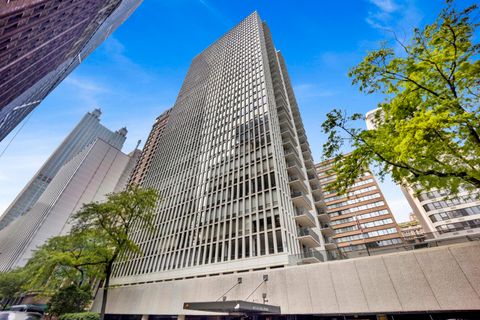 200 E DELAWARE Place 19E Chicago IL 60611