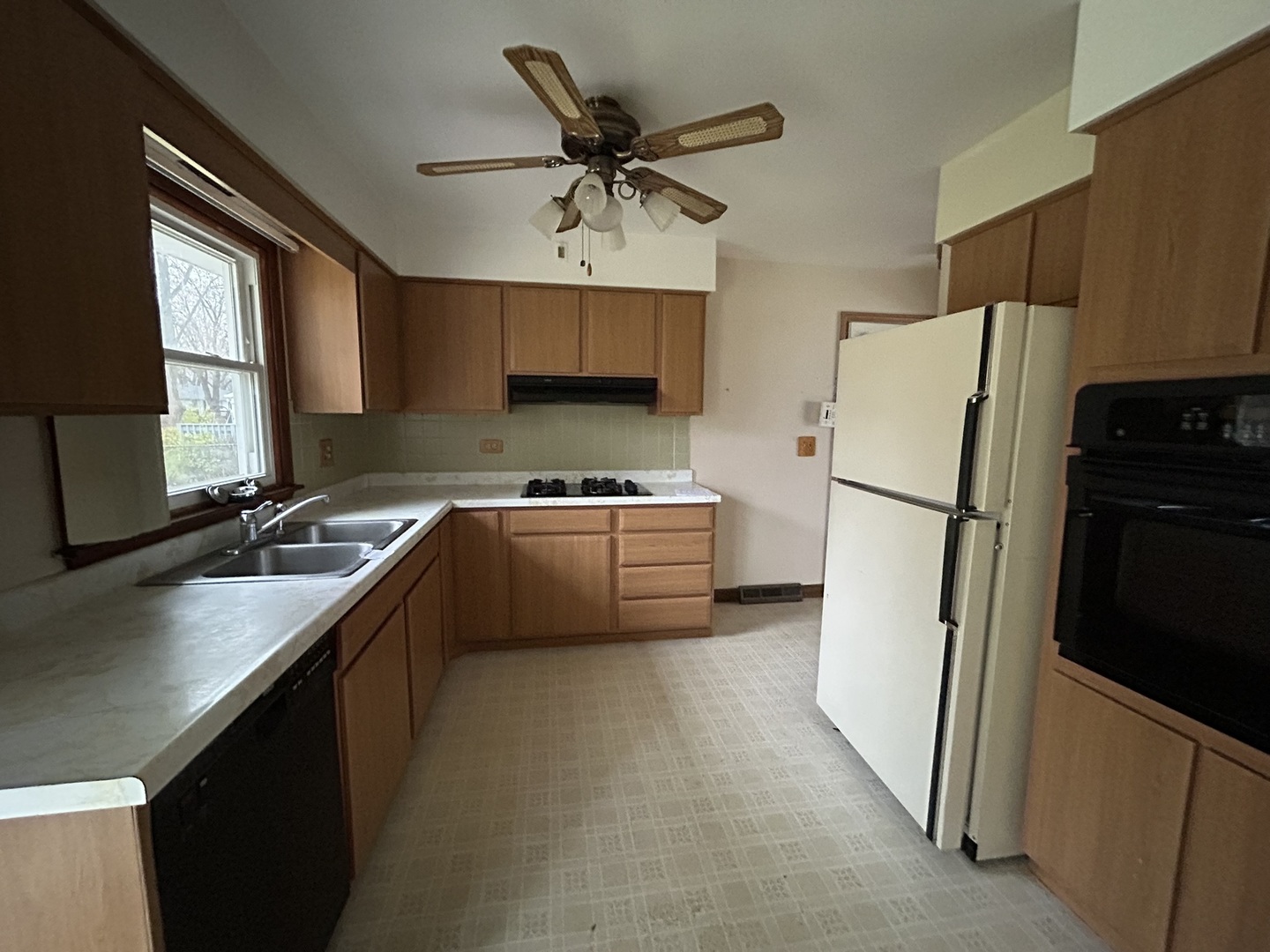 1755 Country Knolls Lane