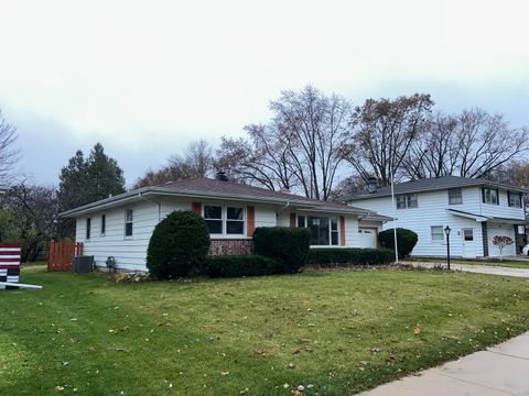 Tiny photo for 1755 Country Knolls Lane, Elgin, IL 60123 (MLS # 12533782)