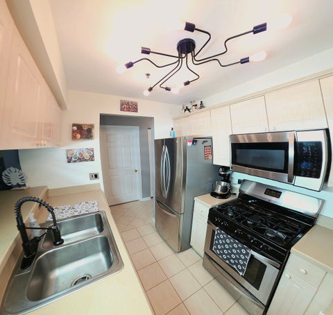 Tiny photo for 400 Village Circle #302, Willow Springs, IL 60480 (MLS # 12731000)