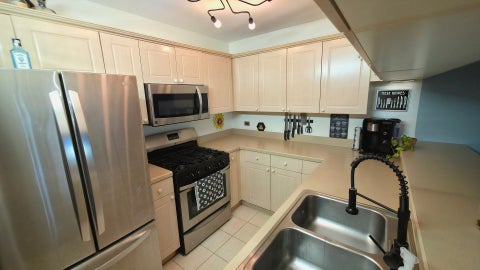 Tiny photo for 400 Village Circle #302, Willow Springs, IL 60480 (MLS # 12731000)