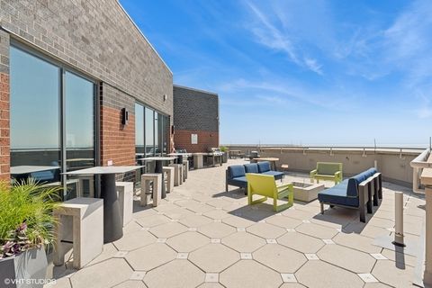 Tiny photo for 3660 N Lake Shore Drive #1613, Chicago, IL 60613 (MLS # 12610320)