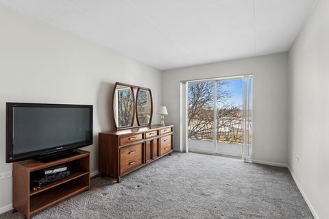 Tiny photo for 2900 Maple Avenue #4D, Downers Grove, IL 60515 (MLS # 12579775)