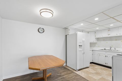 Tiny photo for 2900 Maple Avenue #4D, Downers Grove, IL 60515 (MLS # 12579775)