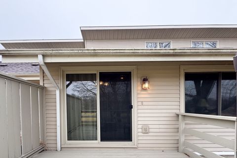 Tiny photo for 4653 High Point Drive #28, Rockford, IL 61114 (MLS # 12589326)