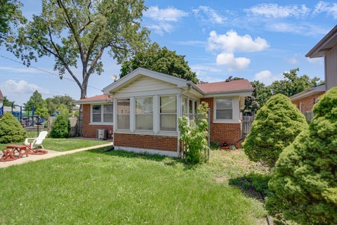 Tiny photo for 124 Sawyer Avenue, La Grange, IL 60525 (MLS # 12681699)