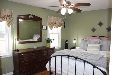 Tiny photo for 2952 W 97th Place, Evergreen Park, IL 60805 (MLS # 12495082)