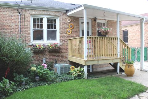 Tiny photo for 2952 W 97th Place, Evergreen Park, IL 60805 (MLS # 12495082)