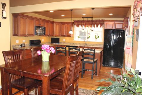 Tiny photo for 2952 W 97th Place, Evergreen Park, IL 60805 (MLS # 12495082)