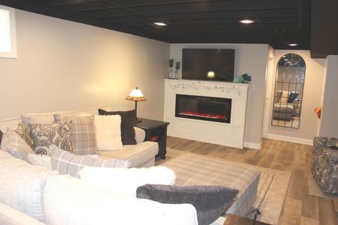 Tiny photo for 2952 W 97th Place, Evergreen Park, IL 60805 (MLS # 12495082)