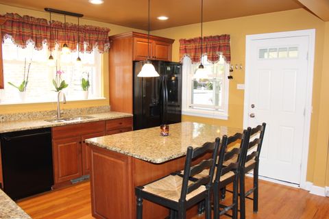 Tiny photo for 2952 W 97th Place, Evergreen Park, IL 60805 (MLS # 12495082)