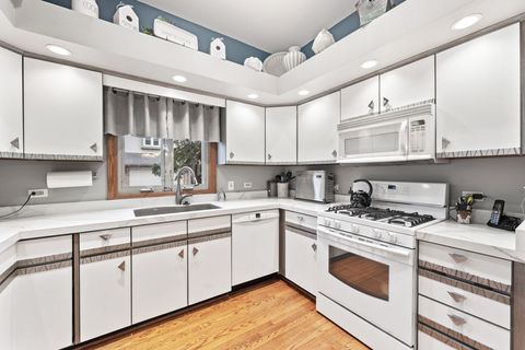 Tiny photo for 1030 Arbor Court, Mount Prospect, IL 60056 (MLS # 12585467)