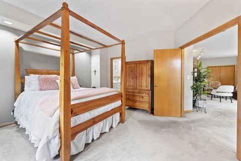 Tiny photo for 1030 Arbor Court, Mount Prospect, IL 60056 (MLS # 12585467)