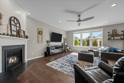 Tiny photo for 672 Glenwood Drive, South Elgin, IL 60177 (MLS # 12759046)