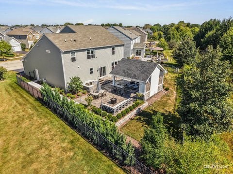 Tiny photo for 672 Glenwood Drive, South Elgin, IL 60177 (MLS # 12759046)